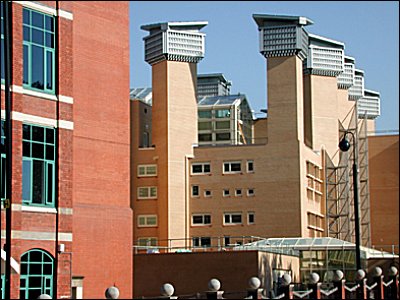 Coventry University Library [photograph]