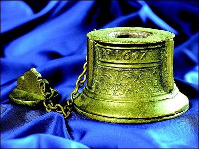 PEWTER INK WELL ON DISPLAY AT THE MUSEUM OF BRITISH PEWTER