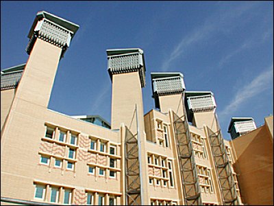 Coventry University Library [photograph]